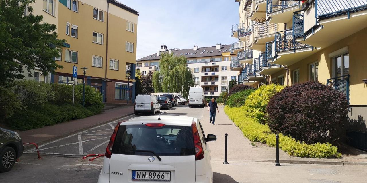 Classic Apartament Metro Kabaty ワルシャワ エクステリア 写真