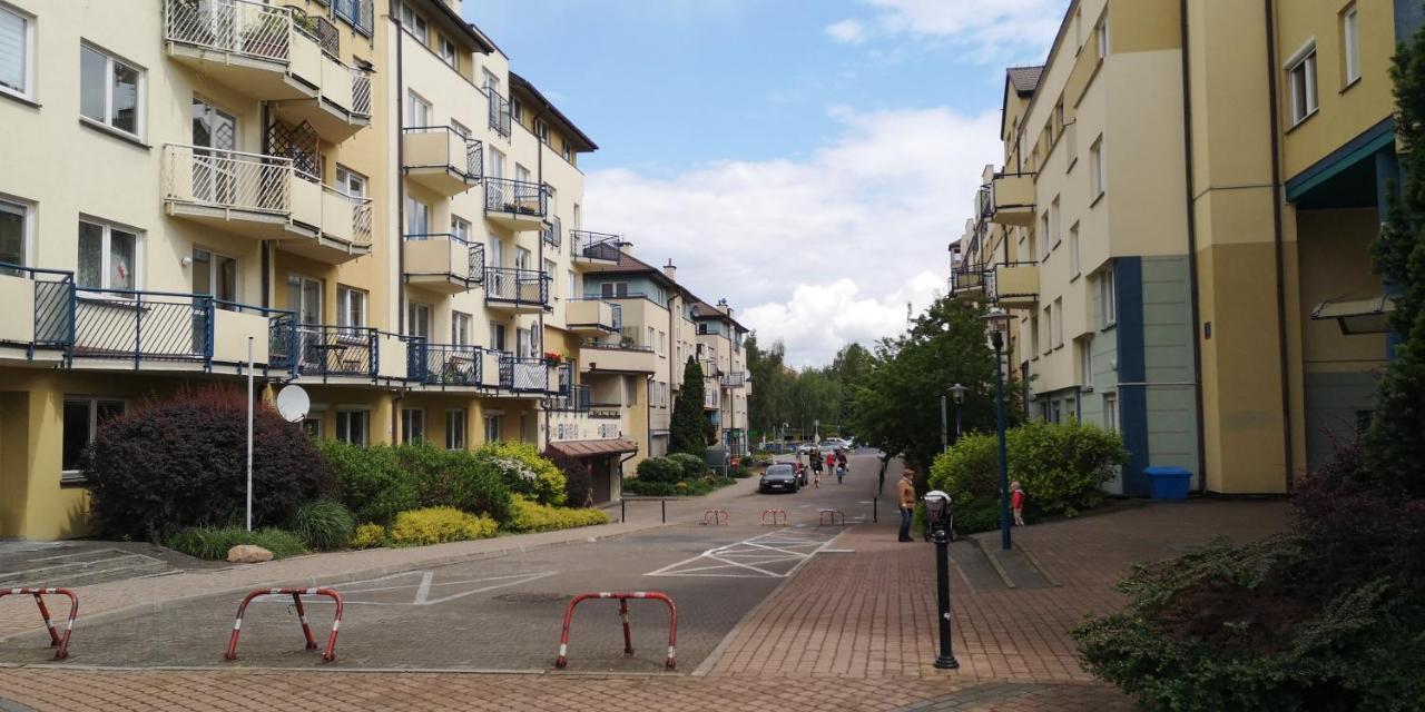 Classic Apartament Metro Kabaty ワルシャワ エクステリア 写真