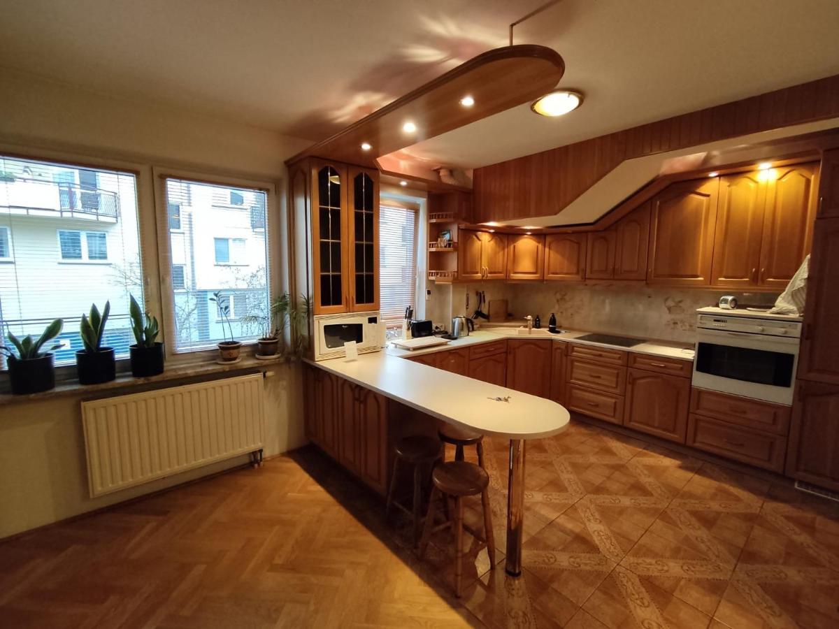 Classic Apartament Metro Kabaty ワルシャワ エクステリア 写真