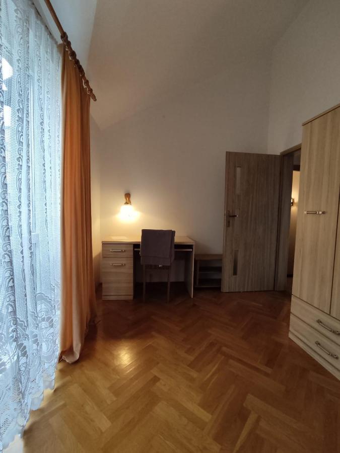 Classic Apartament Metro Kabaty ワルシャワ エクステリア 写真